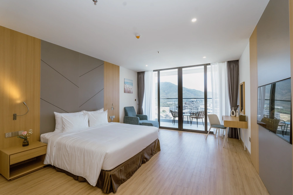 DELUXE SEA VIEW