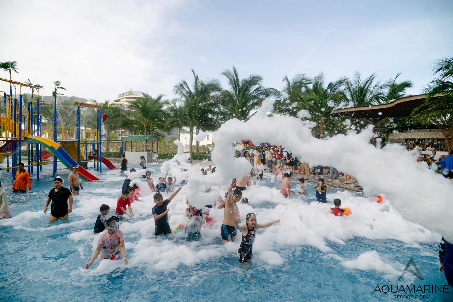 TIỆC BỌT TUYẾT