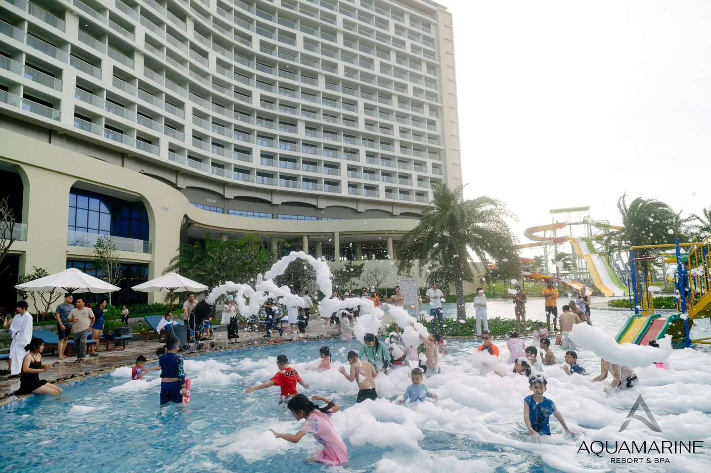 TIỆC BỌT TUYẾT